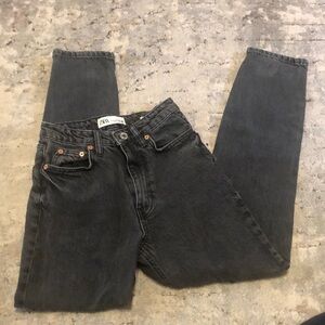 Zara • The 90s Mom Fit • Size 0